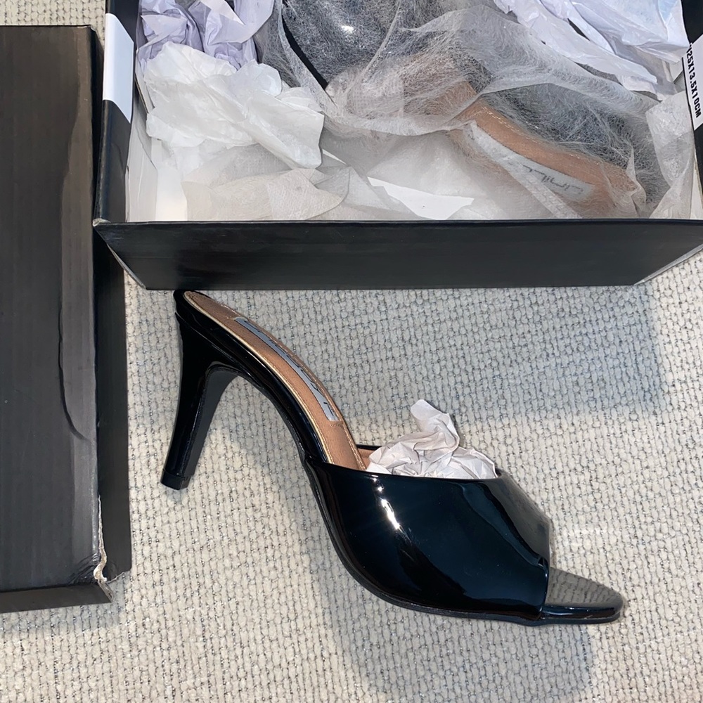 Style: cherry. Color: black pat. Size 7 1/2